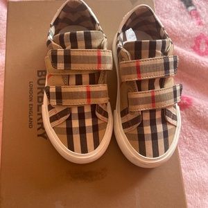 Burberry shoes